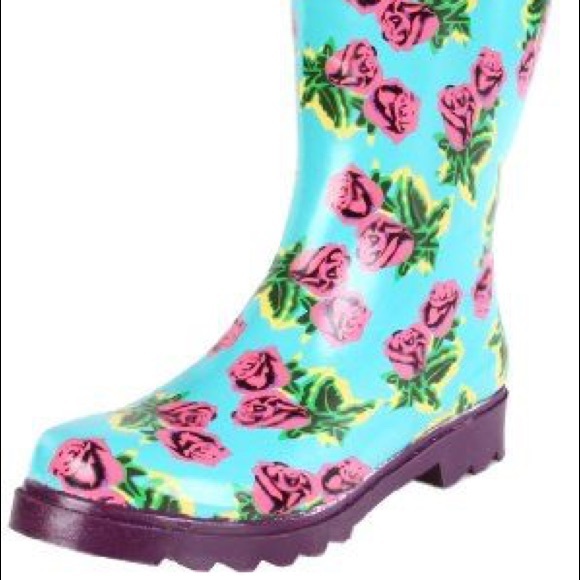betsey johnson rain boots